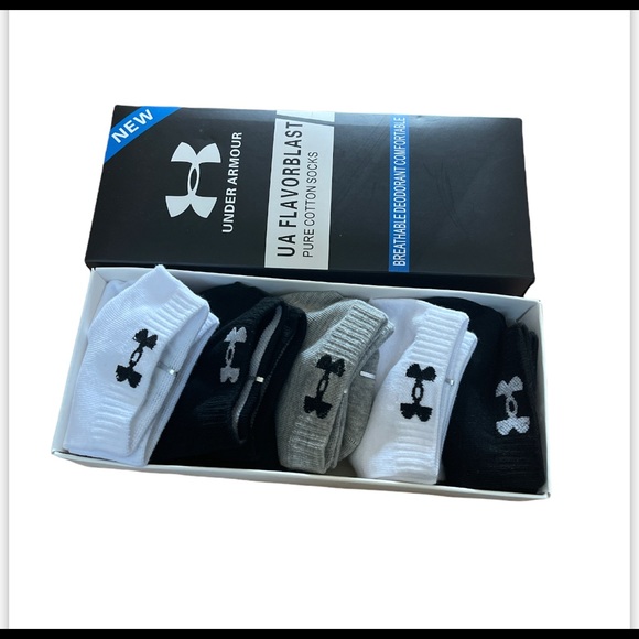 Under amour socks with gift box size 8-12 - Picture 3 of 6
